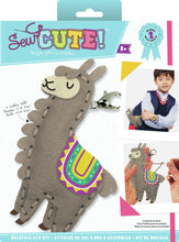 AMERICAN CRAFTS | Sew Cute! Felt Backpack Clip Kit - Llama