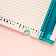 WE R MAKERS | Comfort Craft Trim & Score Board, 12"