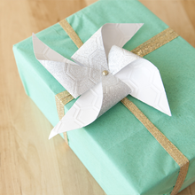Cuttlebug™ 5½x12 Embossing Folder, Sweet as Honey